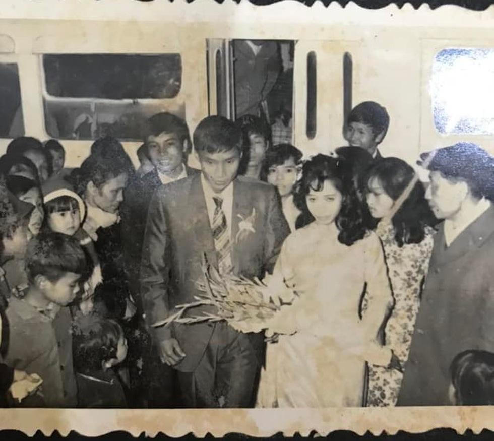 Người vợ kín tiếng đứng sau thành công của 'người' hùng tuyển nữ Việt Nam Mai Đức Chung