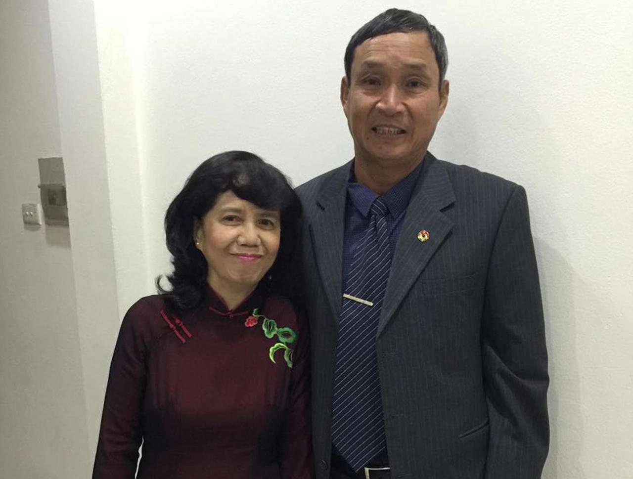 Người vợ kín tiếng đứng sau thành công của 'người' hùng tuyển nữ Việt Nam Mai Đức Chung