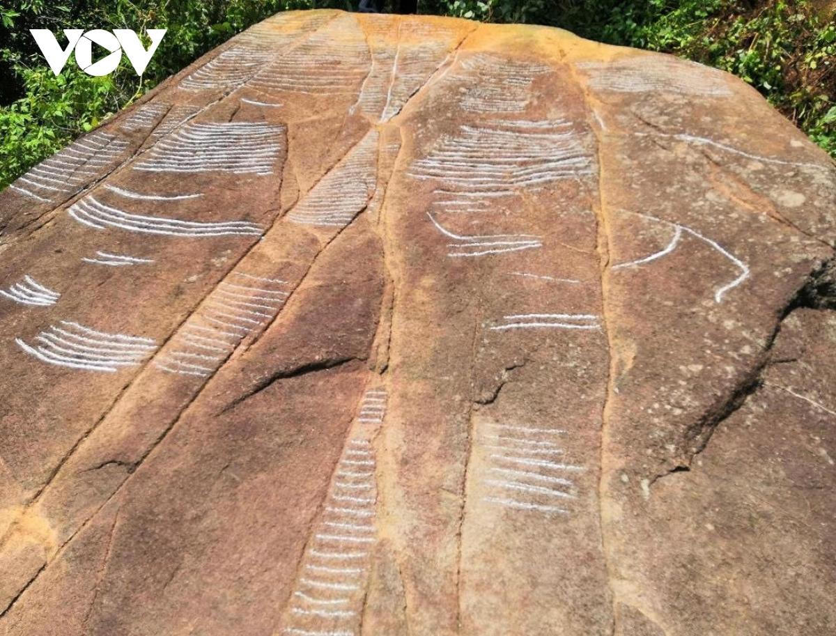 Giải mã bí ẩn về ruộng bậc thang trên đá ở Yên Bái