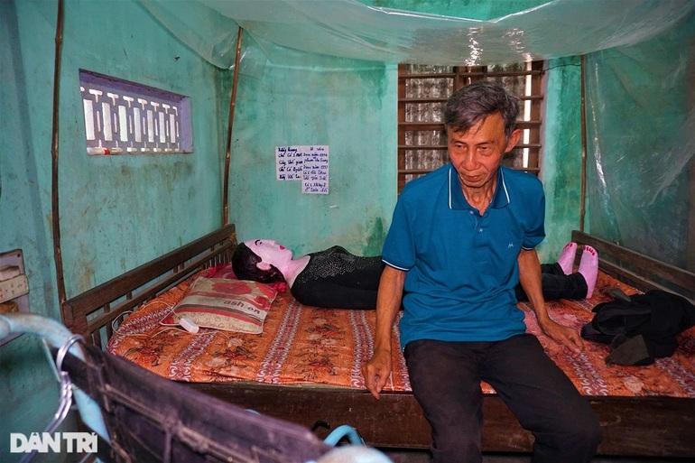 Cuộc sống người đàn ông 19 năm 'ôm xác vợ ngủ' bây giờ ra sao?