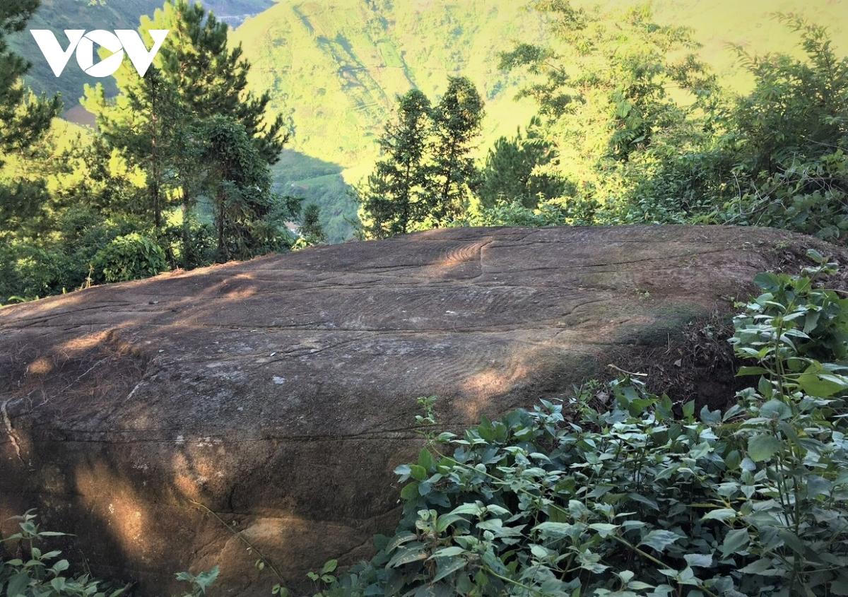 Giải mã bí ẩn về ruộng bậc thang trên đá ở Yên Bái