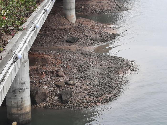 'Thót tim' khi check in trên cầu Tình Yêu ở Quảng Ninh