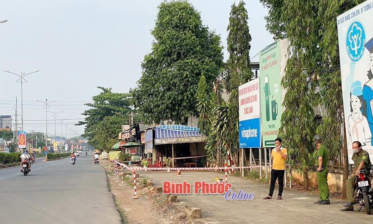 Nam sinh lớp 9 bị đâm chết trước cổng trường