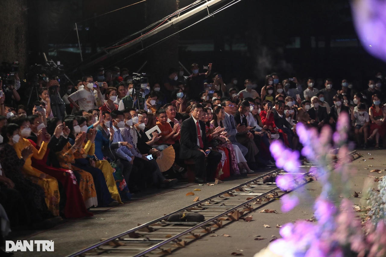 Lễ cưới đặc biệt của 20 cặp đôi y bác sĩ trong Bệnh viện Quân y 175