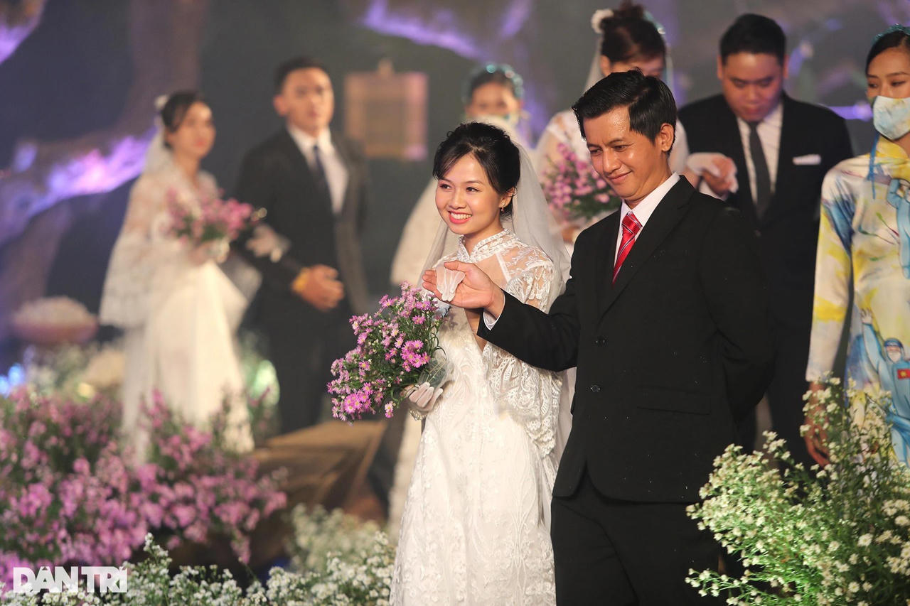 Lễ cưới đặc biệt của 20 cặp đôi y bác sĩ trong Bệnh viện Quân y 175