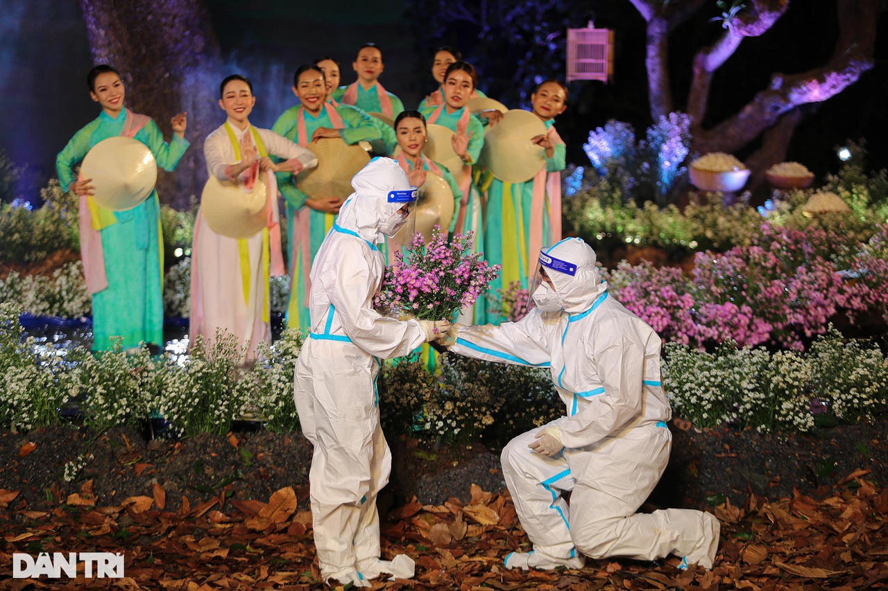 Lễ cưới đặc biệt của 20 cặp đôi y bác sĩ trong Bệnh viện Quân y 175