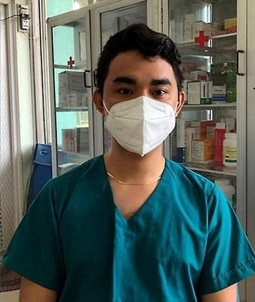 Công an mời thanh niên giả bác sĩ điều trị COVID-19 ở khu cách ly đến làm việc 