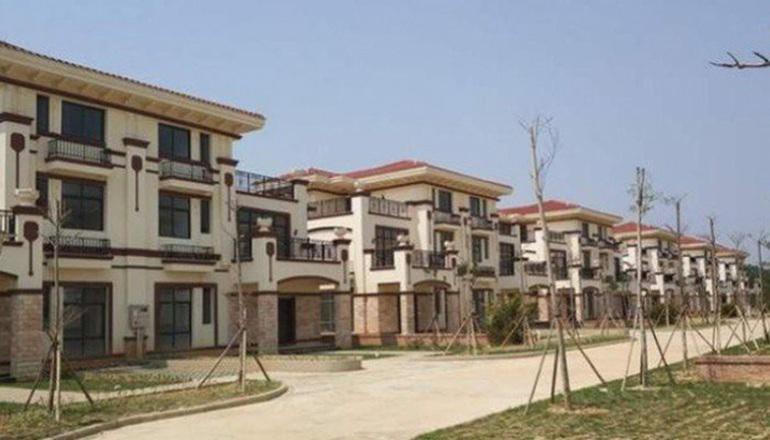 Đại gia về quê xây hàng trăm biệt thự tặng cả làng