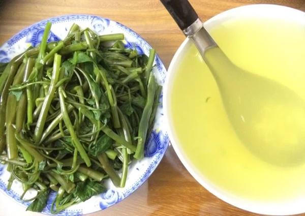 Nhìn chi tiết này, phát hiện ngay rau muống có nhiễm thuốc trừ sâu và kim loại nặng không