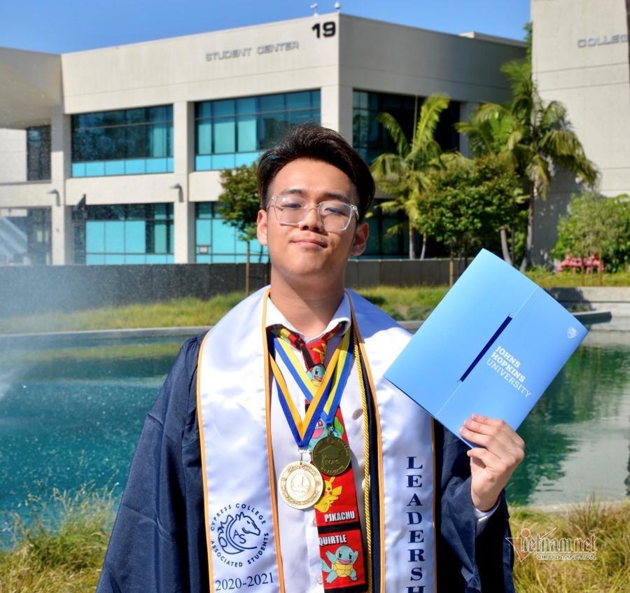 Chuyện nam sinh thị trấn nhỏ Việt Nam giành học bổng loạt đại học hàng đầu nước Mỹ