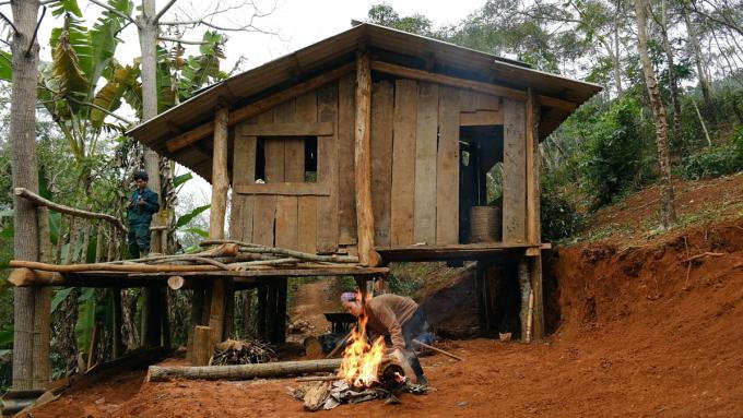 Cặp vợ chồng bỏ thủ đô về rừng 