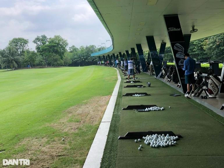'Kiều nữ' trên sân golf và những mục đích ra sân 'không vì golf'