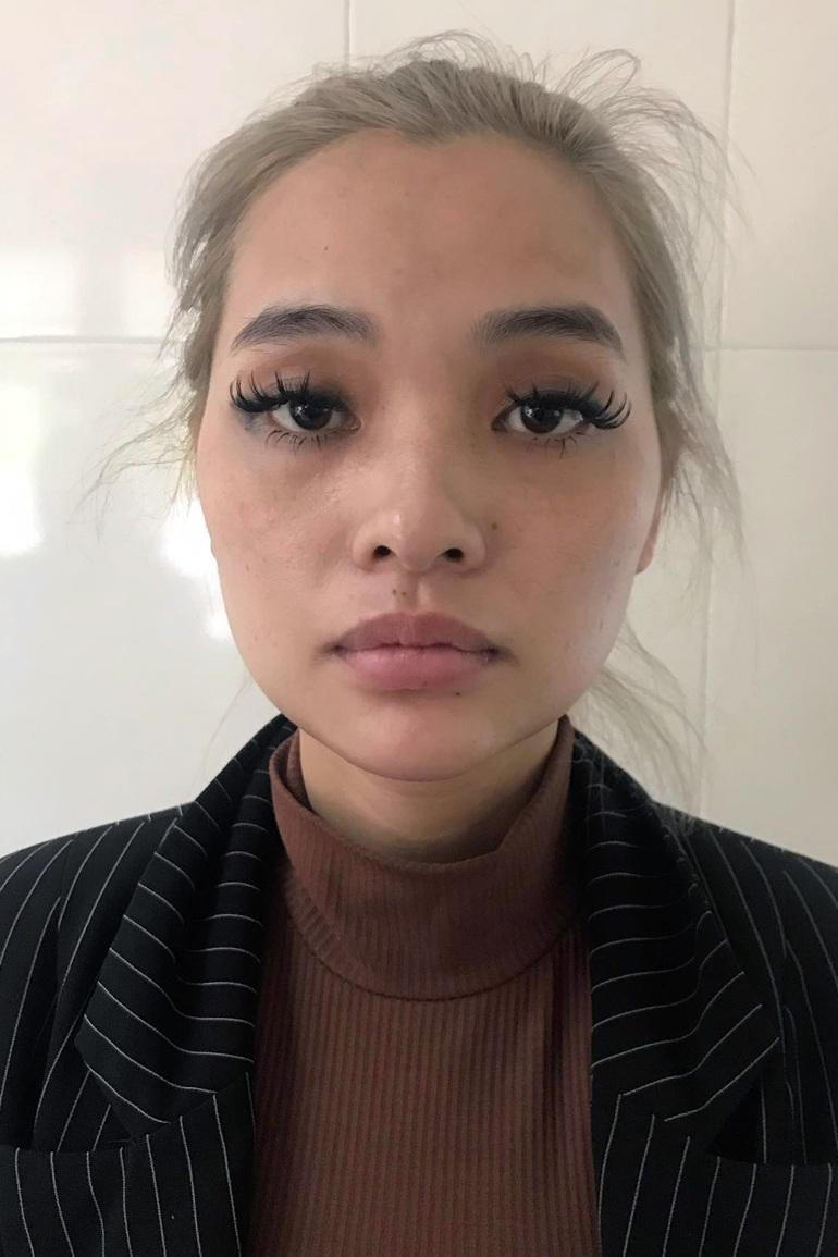 Cựu nữ đại úy công an từng 'đại náo' sân bay dùng hotgirl 15 tuổi 'câu khách'