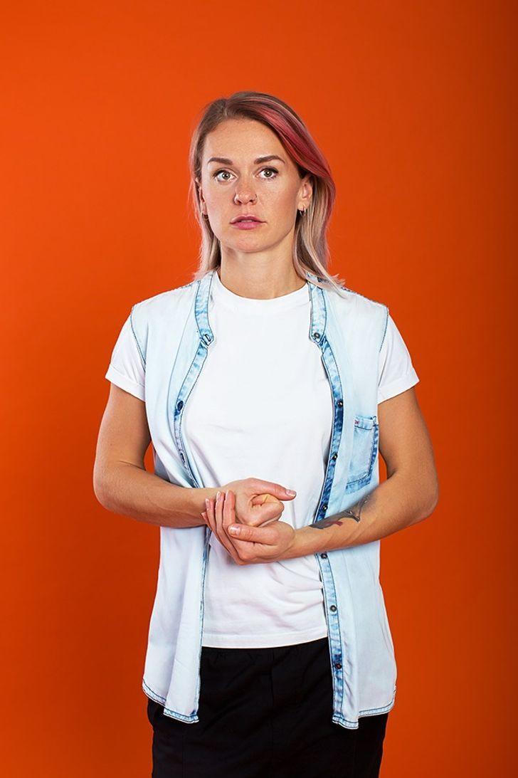 Điều chỉnh những cử chỉ này, bạn sẽ hấp dẫn và thành công hơn