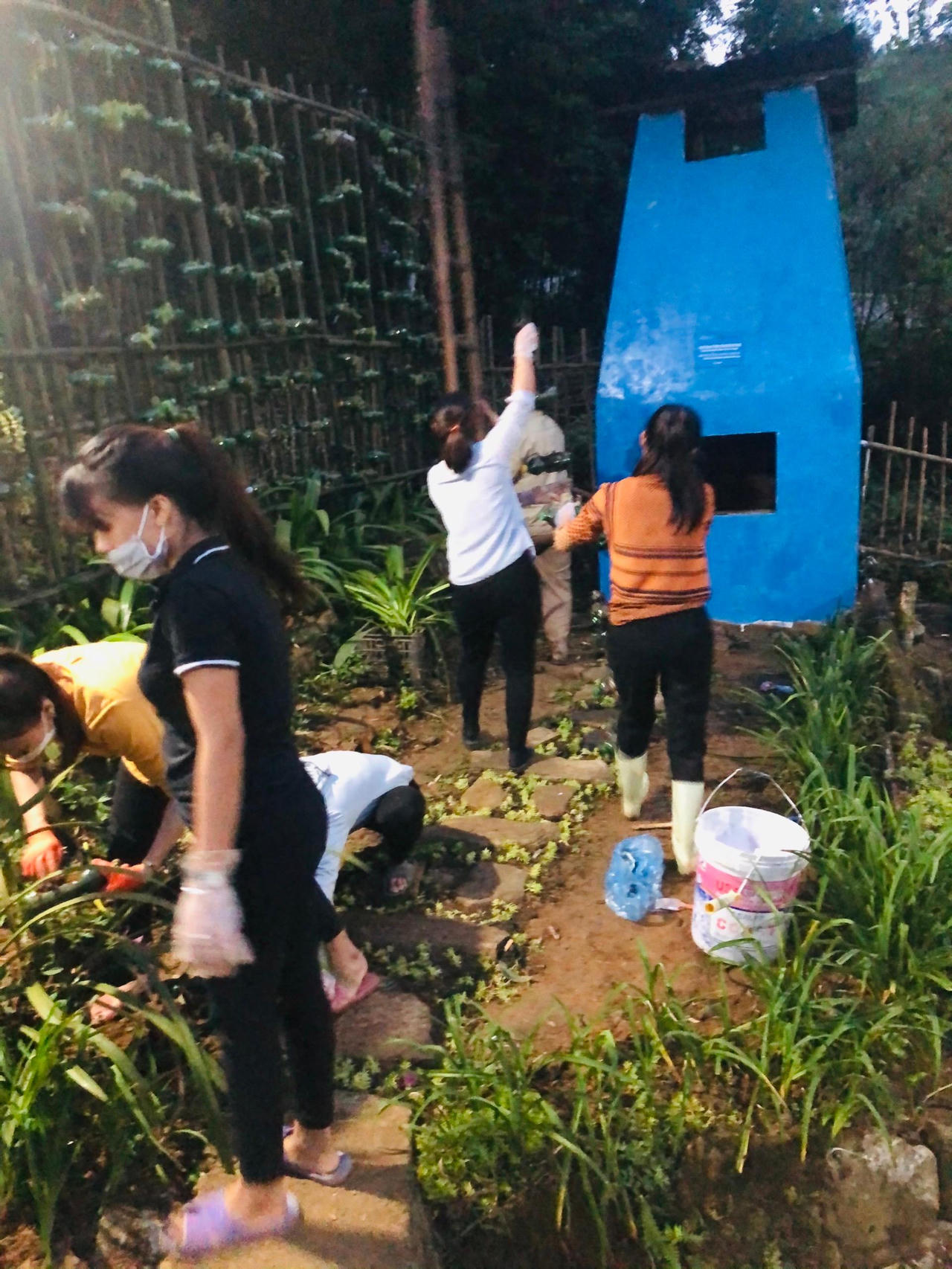 Mê mẩn với ngôi trường đẹp như cổ tích của cô trò nơi vùng cao biên giới - Ảnh 13.