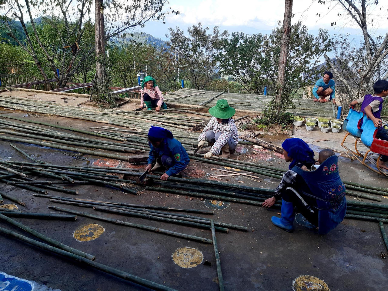Mê mẩn với ngôi trường đẹp như cổ tích của cô trò nơi vùng cao biên giới - Ảnh 11.