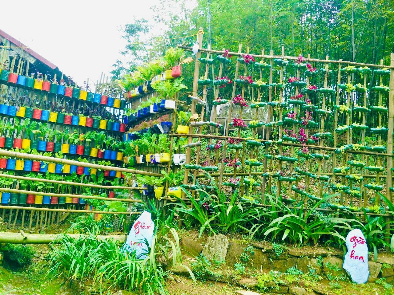 Mê mẩn với ngôi trường đẹp như cổ tích của cô trò nơi vùng cao biên giới - Ảnh 2.