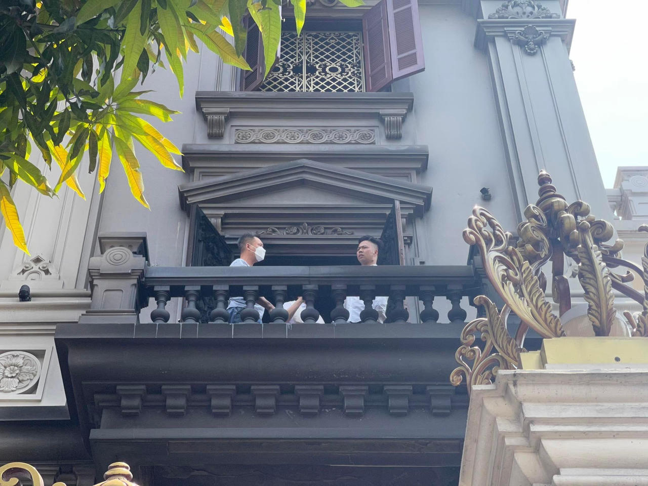 Cháy dữ dội biệt thự trăm tỷ của đại gia ở Quảng Ninh