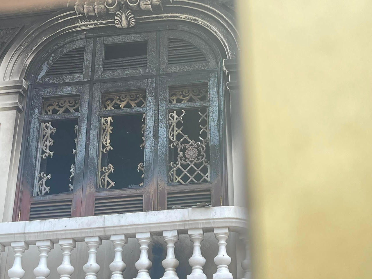 Cháy dữ dội biệt thự trăm tỷ của đại gia ở Quảng Ninh