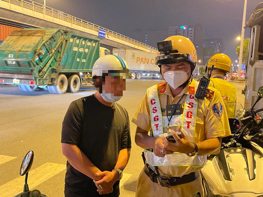 TP HCM: CSGT lên tiếng vụ uống 1 lon bia bị phạt 7 triệu đồng - Ảnh 2.