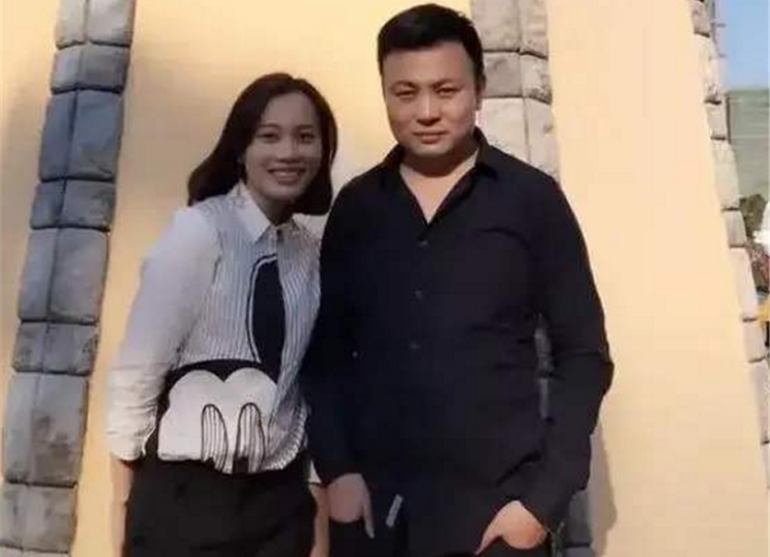 Sinh liên tục 7 đứa con để tận dụng chồng điển trai 'gen tốt'