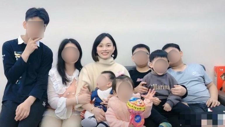 Sinh liên tục 7 đứa con để tận dụng chồng điển trai 'gen tốt'