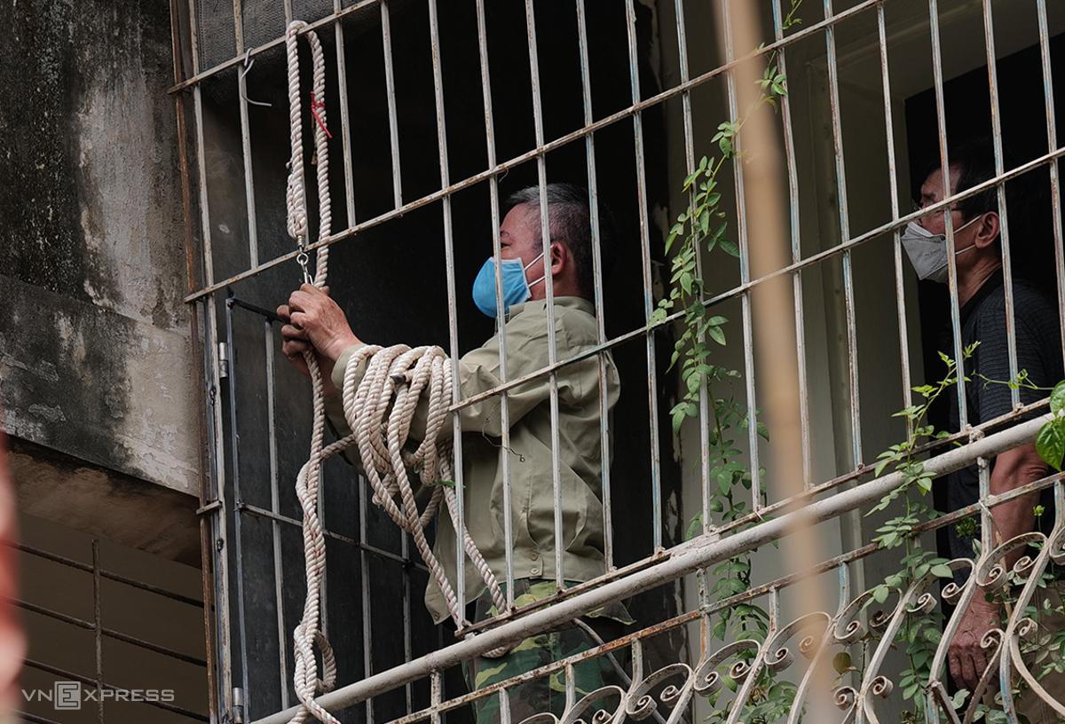 Hàng nghìn hộ dân Hà Nội mở lối thoát hiểm từ 'chuồng cọp'