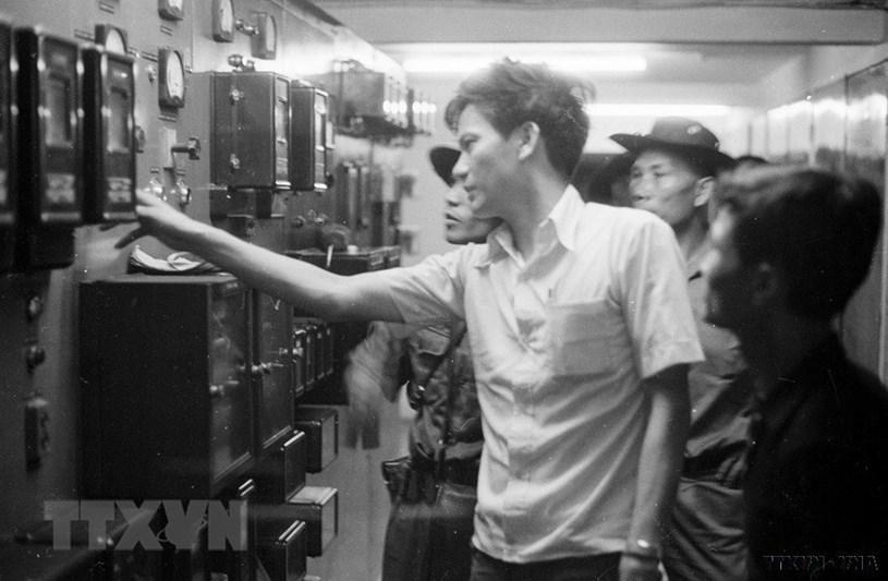 Hình ảnh thành phố Sài Gòn sống trong niềm vui chiến thắng 30/4/1975