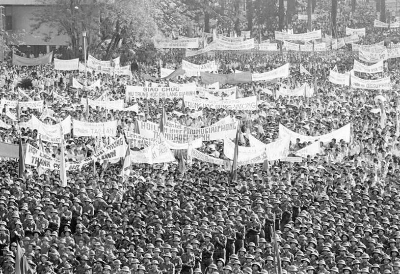 Hình ảnh thành phố Sài Gòn sống trong niềm vui chiến thắng 30/4/1975