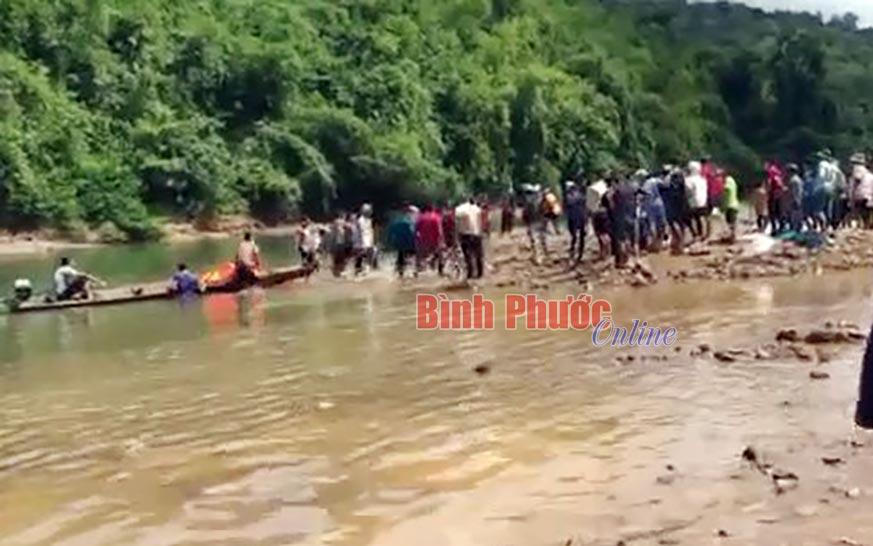 Đau lòng tai nạn khiến 4 học sinh lớp 11 tử vong