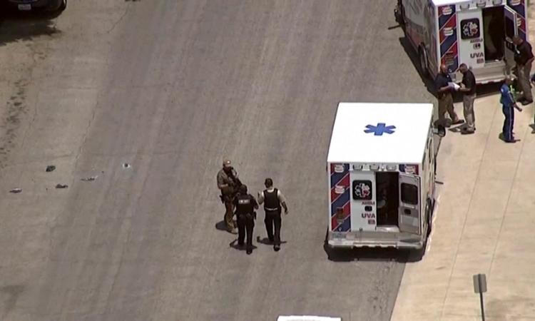 Xả súng ở trường tiểu học Mỹ, 21 người chết