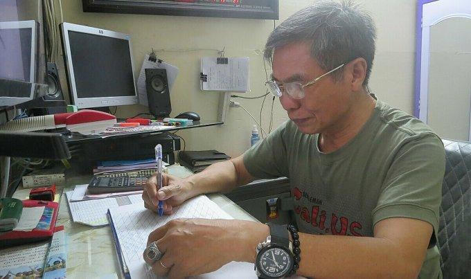 Người già xoay đủ nghề vì lương hưu thấp