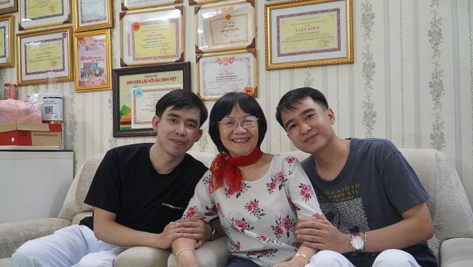 Cô giáo nghỉ việc bán cơm 30 năm nuôi người dưng 