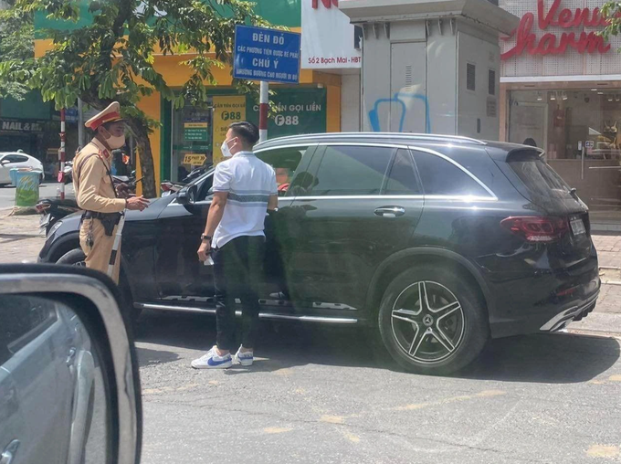 Xôn xao tin cầu thủ Quang Hải vượt đèn đỏ, CSGT Hà Nội nói gì?