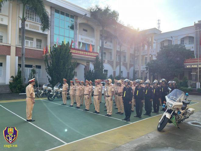 Hình ảnh CSGT cả nước đồng loạt ra quân lập lại trật tự giao thông