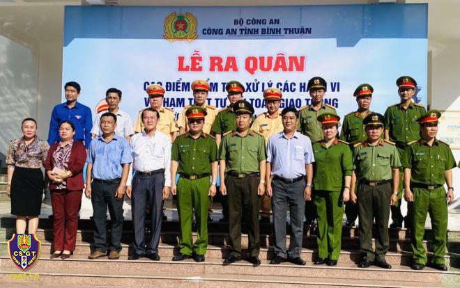 Hình ảnh CSGT cả nước đồng loạt ra quân lập lại trật tự giao thông