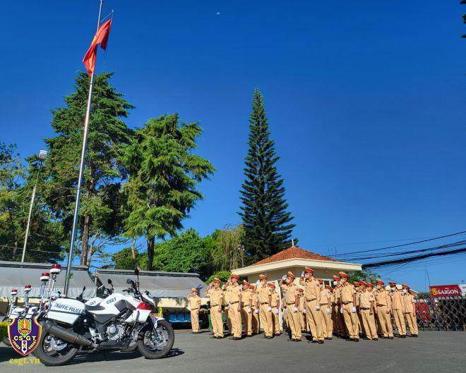 Hình ảnh CSGT cả nước đồng loạt ra quân lập lại trật tự giao thông