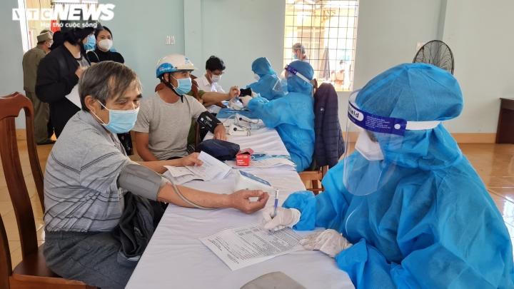 Hàng loạt bác sĩ, cán bộ y tế ở Gia Lai nghỉ việc