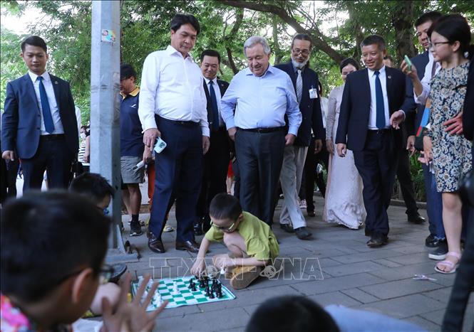 Tổng thư ký LHQ thăm các địa danh văn hóa, lịch sử biểu tượng của Hà Nội