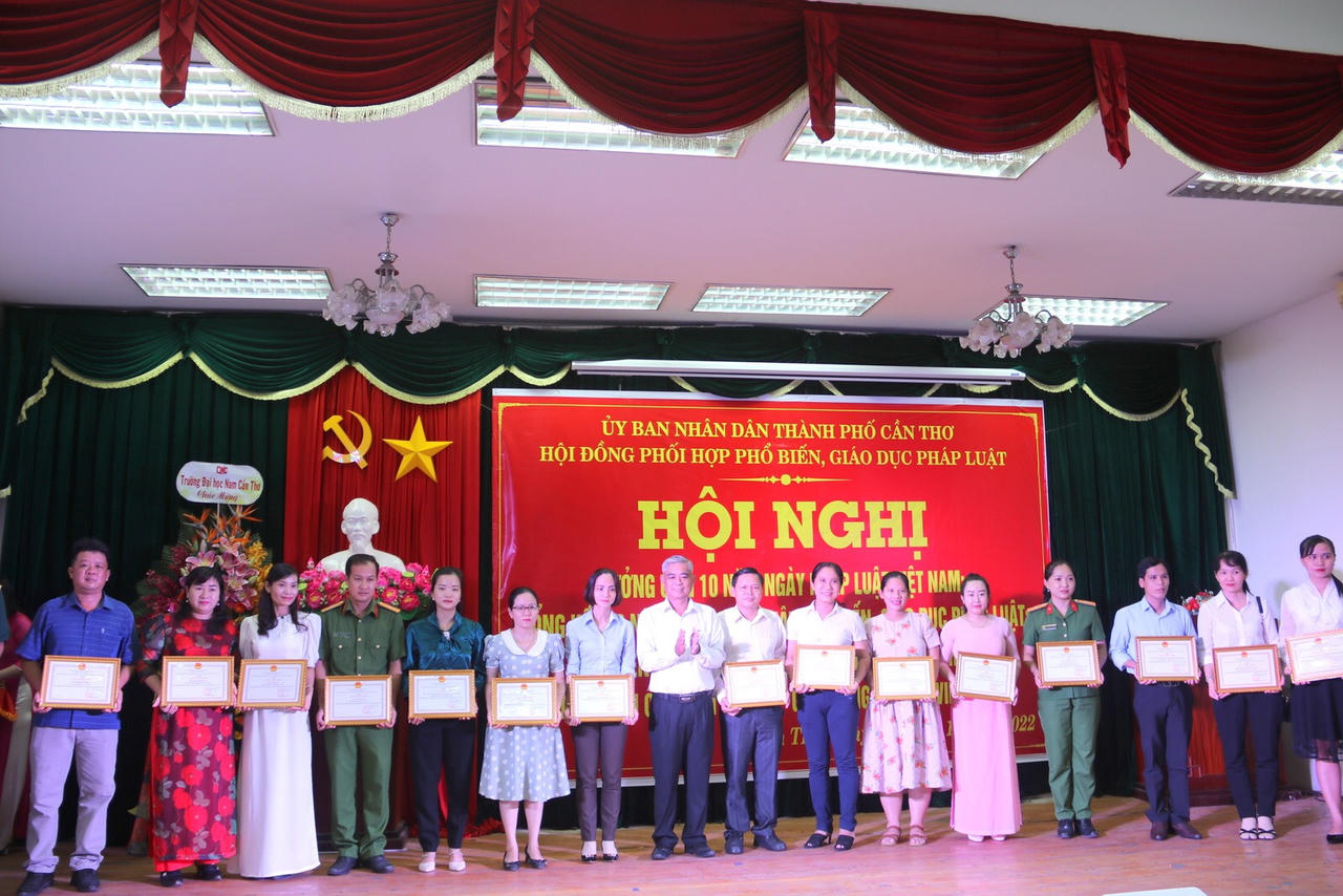 Cần Thơ: Cả hệ thống chính trị chung tay làm tốt công tác tyên truyền, phổ biến pháp luật