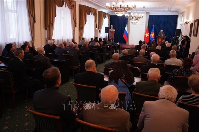 Trang trọng kỷ niệm 50 năm chiến thắng Điện Biên phủ trên không tại Nga