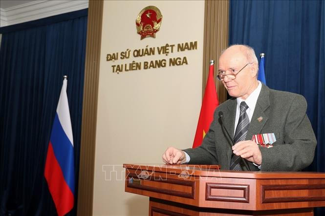 Trang trọng kỷ niệm 50 năm chiến thắng Điện Biên phủ trên không tại Nga