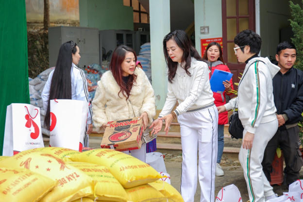 Hiệp Hội VNWomensme đón Tết yêu thương cùng bà con Mèo Vạc