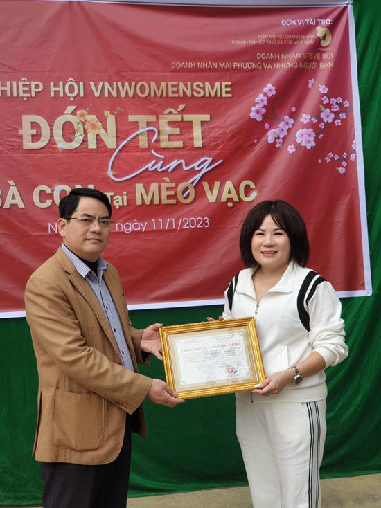 Hiệp Hội VNWomensme đón Tết yêu thương cùng bà con Mèo Vạc