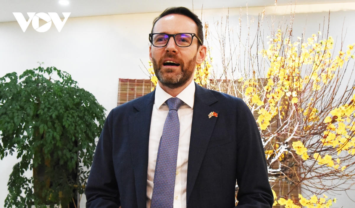 Các Đại sứ và đại diện nước ngoài nghĩ gì về Tết ở Việt Nam?