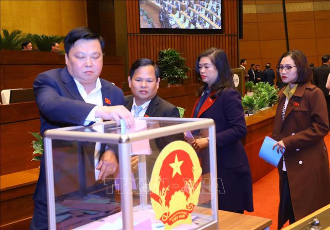 Thông qua Nghị quyết miễn nhiệm chức vụ Chủ tịch nước đối với ông Nguyễn Xuân Phúc