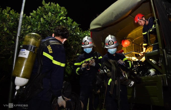 Thi thể bé Hạo Nam đã được đưa lên