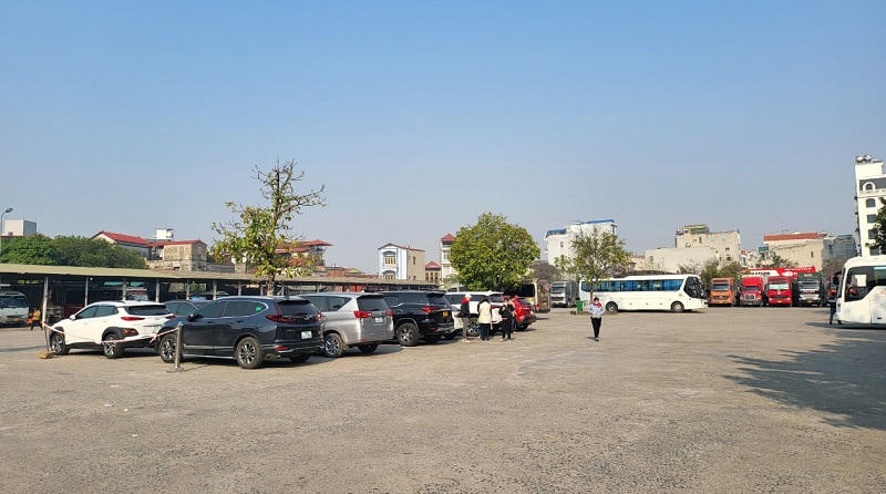 Đầu xuân, người dân hồ hởi đi lễ các chùa gần Hà Nội