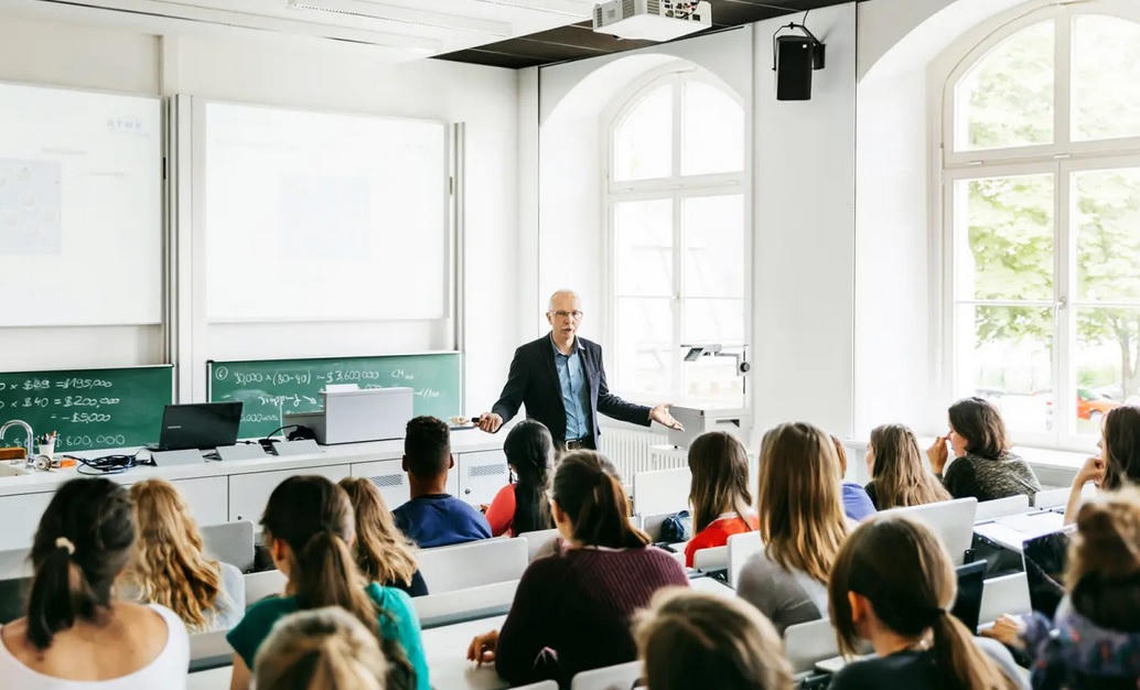 Những ngành nghề gặp rủi ro từ ứng dụng ChatGPT đang gây sốt toàn cầu