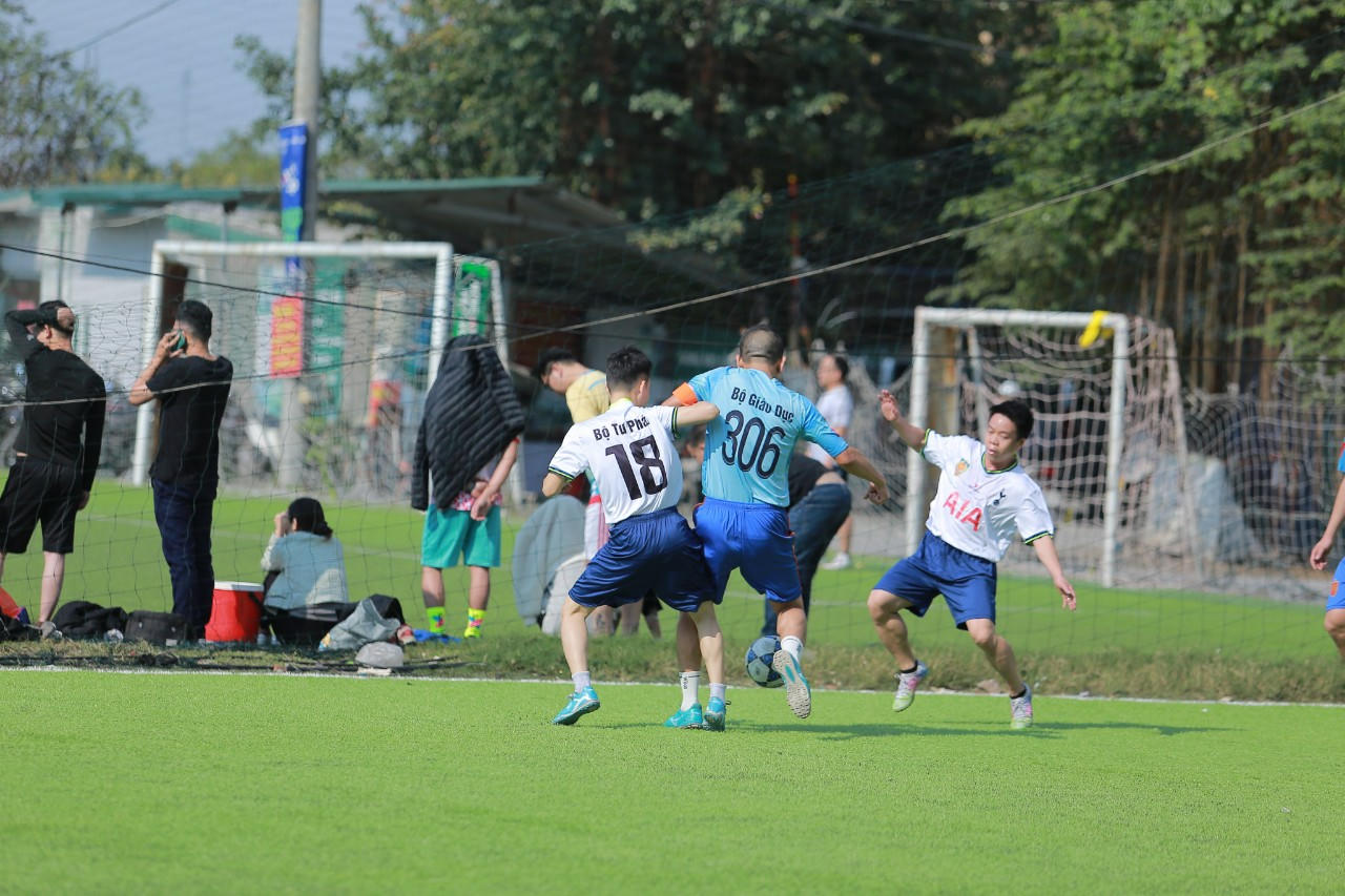 Giải bóng đá 'Mùa Xuân năm 2023': Hấp dẫn, kịch tính và cống hiến